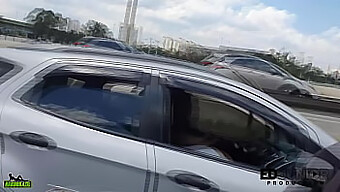 Angel Takemura Performs Oral Sex In A Moving Car On Marginal Pinheiros - Carro Da Bunduda